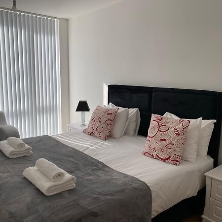 Berks Luxury Serviced Apartments , Free Parking, Free Gym And Free Wifi Bracknell Bilik gambar