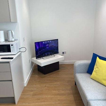 Berks Luxury Serviced Apartments , Free Parking, Free Gym And Free Wifi Bracknell Bilik gambar