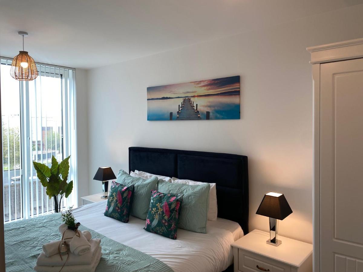 Berks Luxury Serviced Apartments , Free Parking, Free Gym And Free Wifi Bracknell Luaran gambar